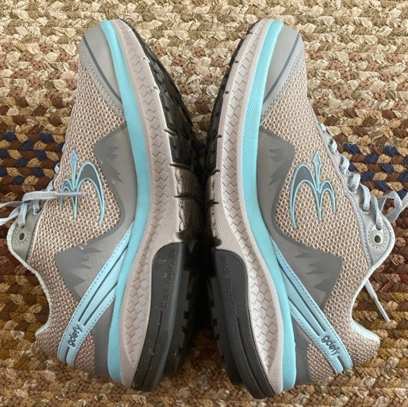 Gdefy Women's Comfort Fit Gravity Defyer Sky Blue Tennis Shoes Sz. 8.5 - Picture 2 of 7